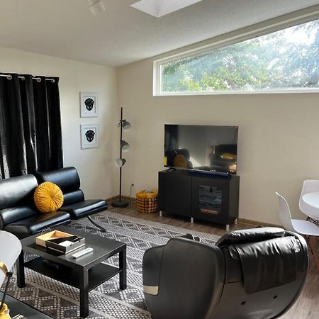 Paradise Oasis Near Lake *Full Body Massage Chair* Longview Bagian luar foto