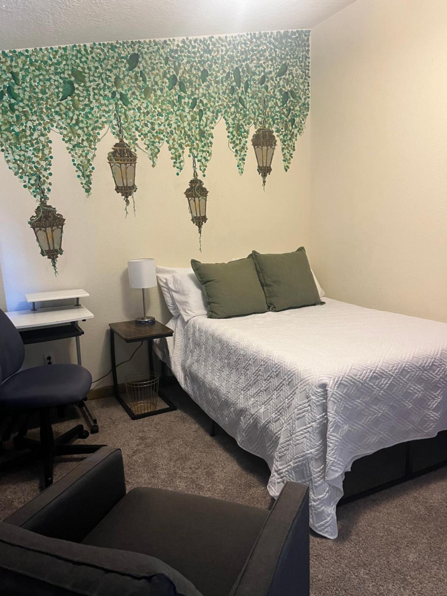 Paradise Oasis Near Lake *Full Body Massage Chair* Longview Bagian luar foto